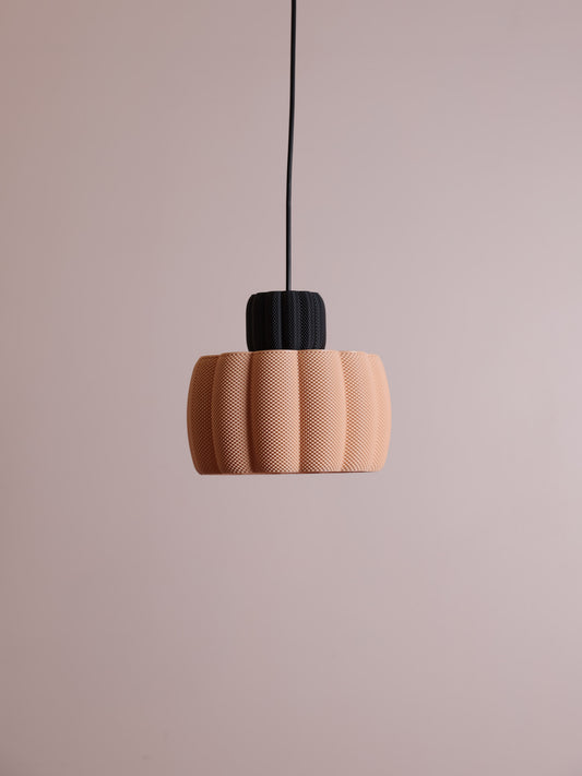 Ara Black/Apricot & White